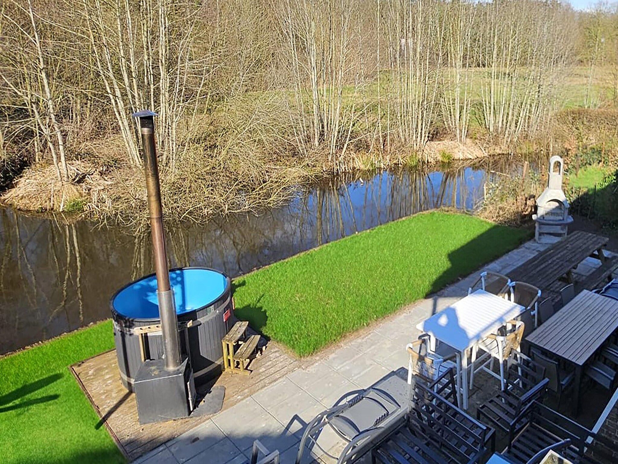 18 pers Ellersinghuis wellness met houtgestookte hottub in Vlagtwedde - Foto 28 van 28